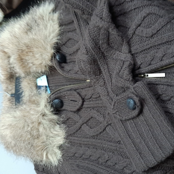 Brown BCBG Fur Collar Sweater - Picture 5 of 5